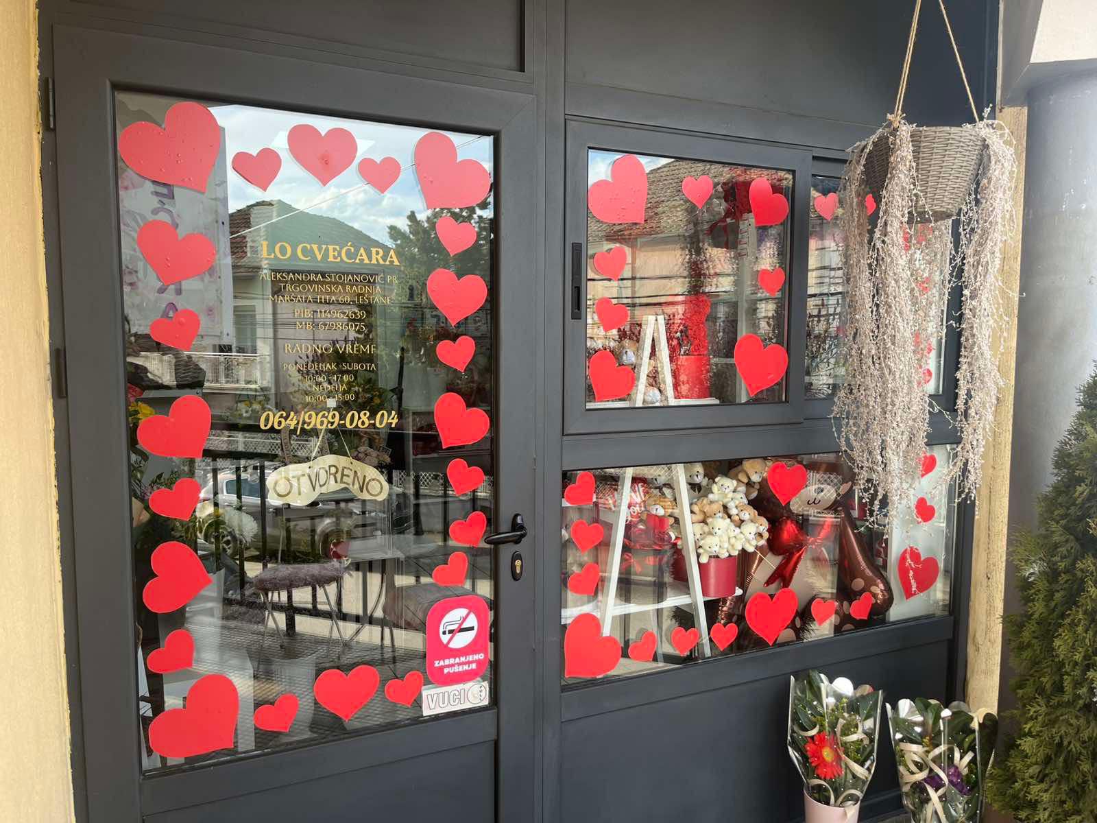 LO Cvećara - profesionalni cvetni aranžmani